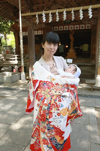 お宮参り写真 撮影場所 西東京市 田無神社 お宮参り着物着付け、母
