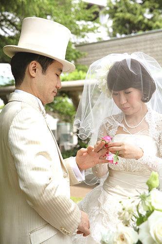 ブライダル写真 撮影場所 世田谷公園 指輪交換２