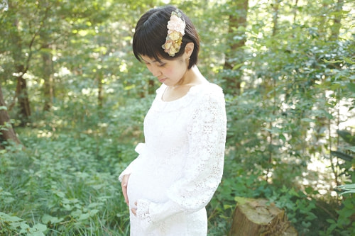ブライダル(エンゲージメントフォト)写真 撮影場所 森(自宅) マタニティフォト