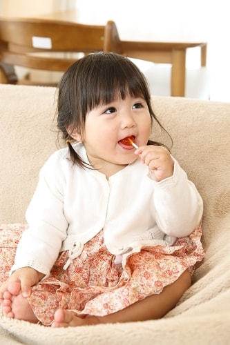 お宮参り写真 撮影場所 自宅(麻生区) 女の子、笑顔